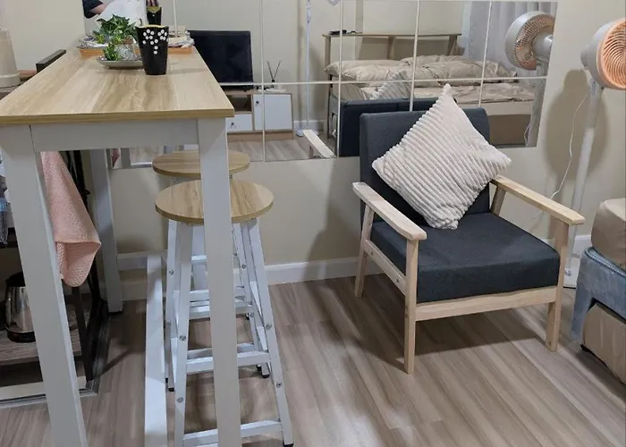 Minimalist Escape In The *